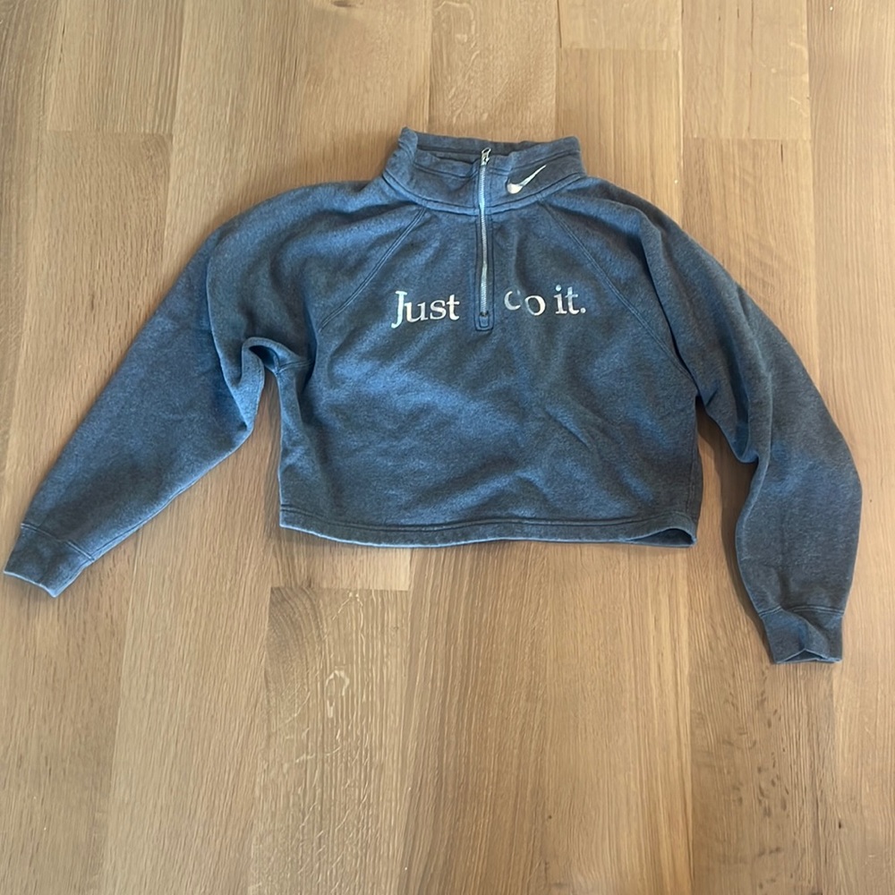 Nike Grey Cropped Sweatshirt Size M